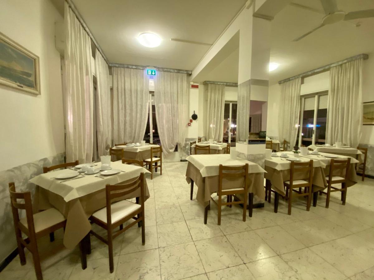 Villa Derna Rimini Exteriör bild